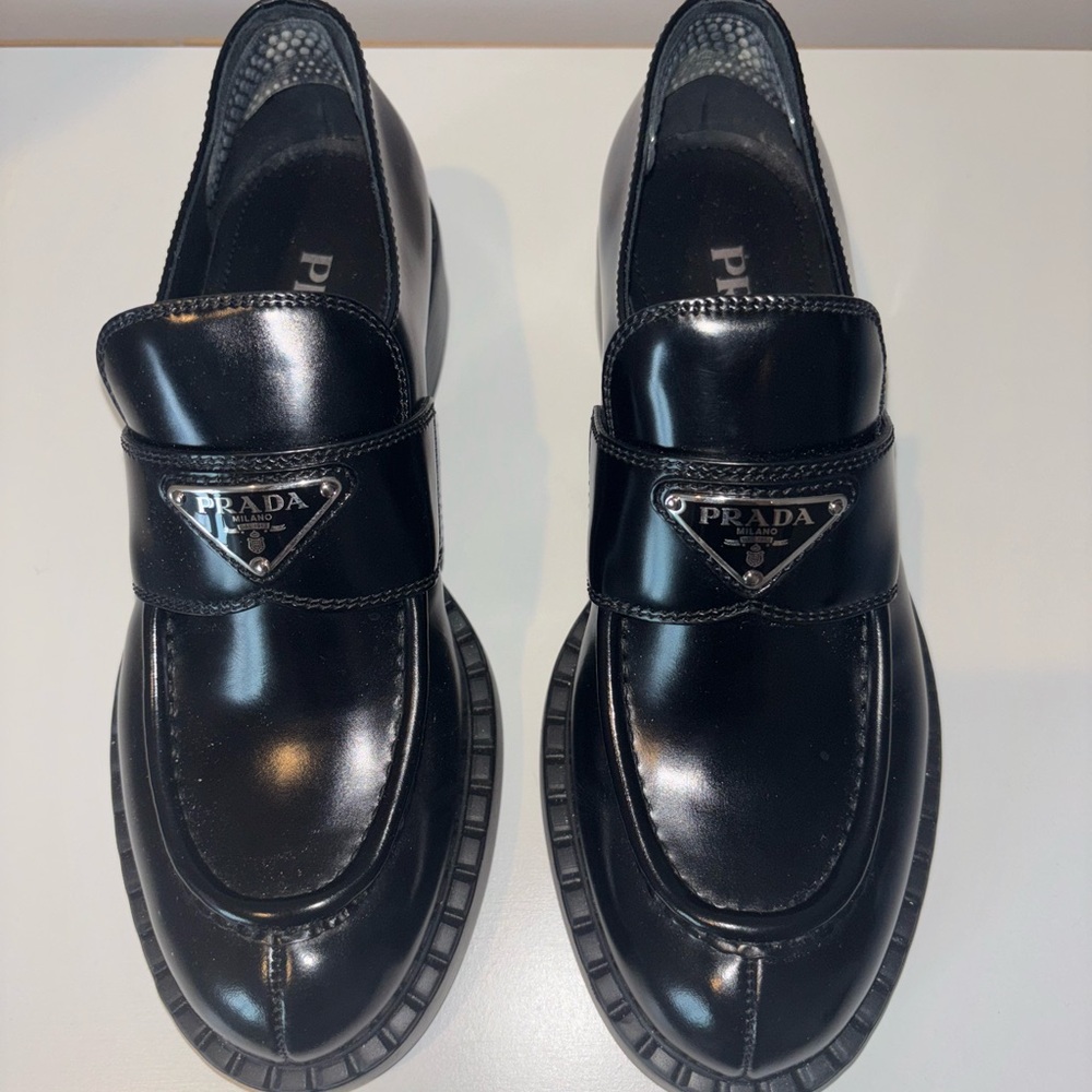 Prada Women’s Black Loafers - Picture 2 of 13